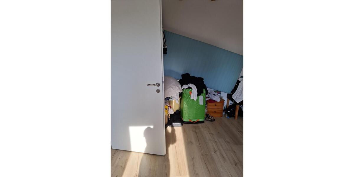Dachgeschoßwohnung Gelsenkirchen Gelsenkirchen-Mitte - 3 Zimmer, 80 m&sup2;, 1.000&euro; | Angebot:26591544