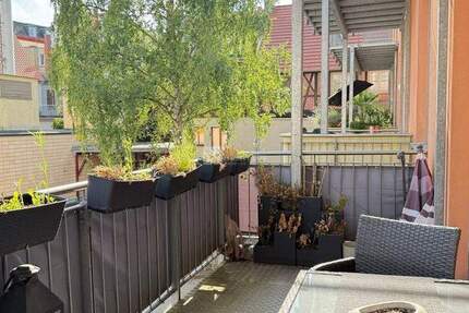 Mitten in der Stadt, fern vom Trubel: 2-Zimmer-Hofwohnung mit Balkon 2 zimmer