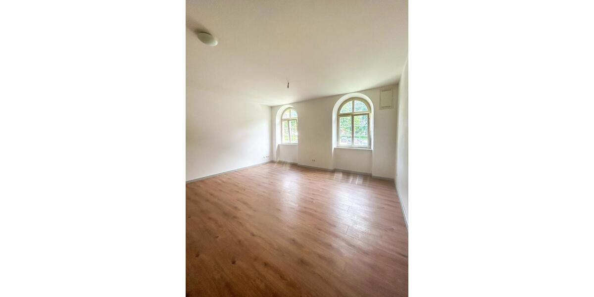 Erdgeschoßwohnung Deggendorf - 3 Zimmer, 122 m&sup2;, 1.099&euro; | Angebot:26618015