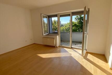 Helle, große 4 Zimmer Wohnung Nü West 4 zimmer