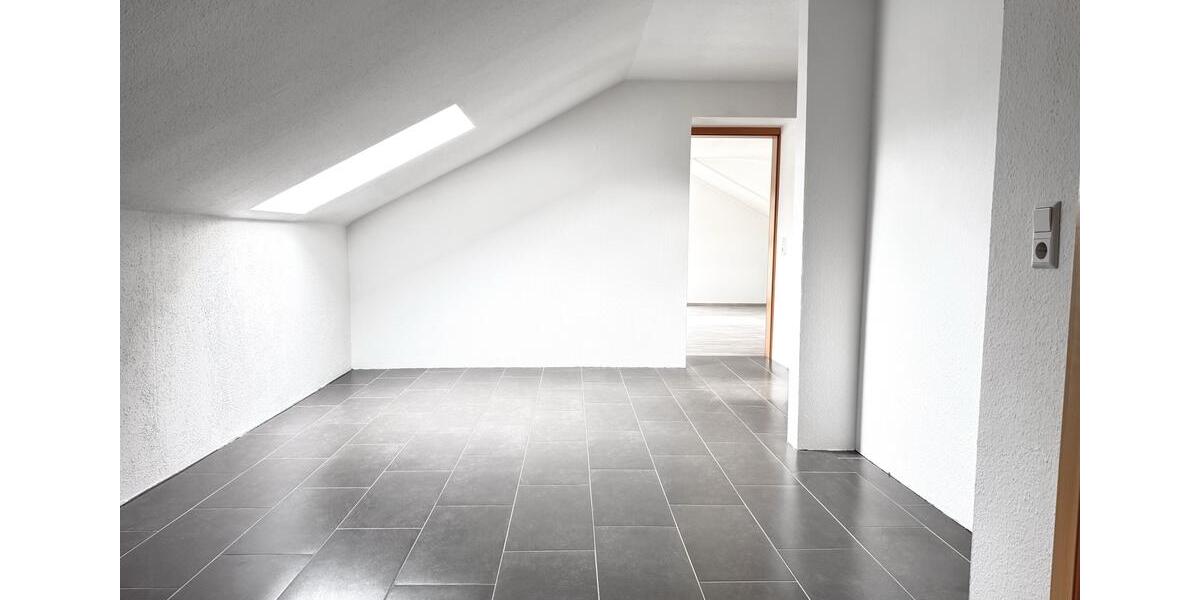 Dachgeschoßwohnung Rottweil - 3.5 Zimmer, 85 m&sup2;, 800&euro; | Angebot:25225429