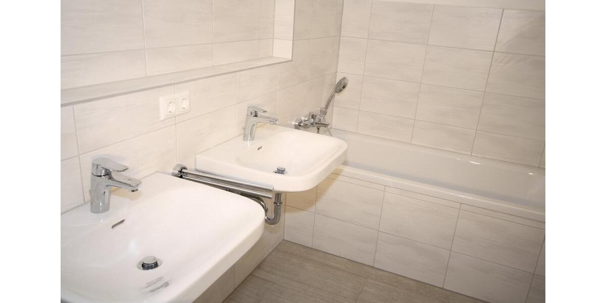 Erdgeschoßwohnung Suhl - 4 Zimmer, 101 m&sup2;, 750&euro; | Angebot:25282926