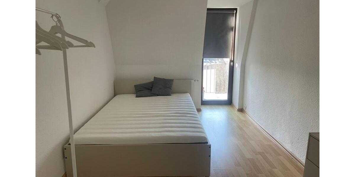 Dachgeschoßwohnung Chemnitz Ebersdorf - 3 Zimmer, 69 m&sup2;, 300&euro; | Angebot:26038269