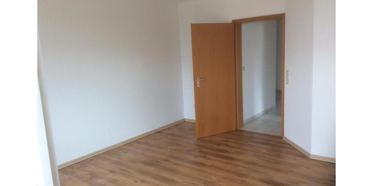 Erdgeschoßwohnung Giesen - 3 Zimmer, 84 m&sup2;, 1.010&euro; | Angebot:24714201