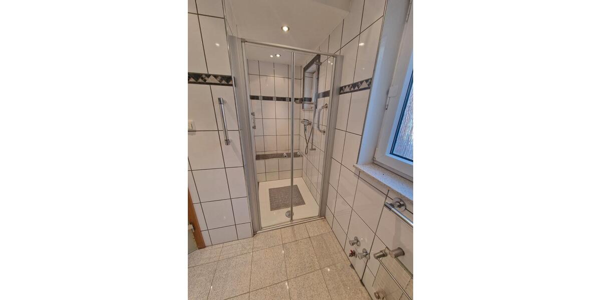 Erdgeschoßwohnung Mönchengladbach Nord - 4 Zimmer, 124 m&sup2;, 1.200&euro; | Angebot:26312960