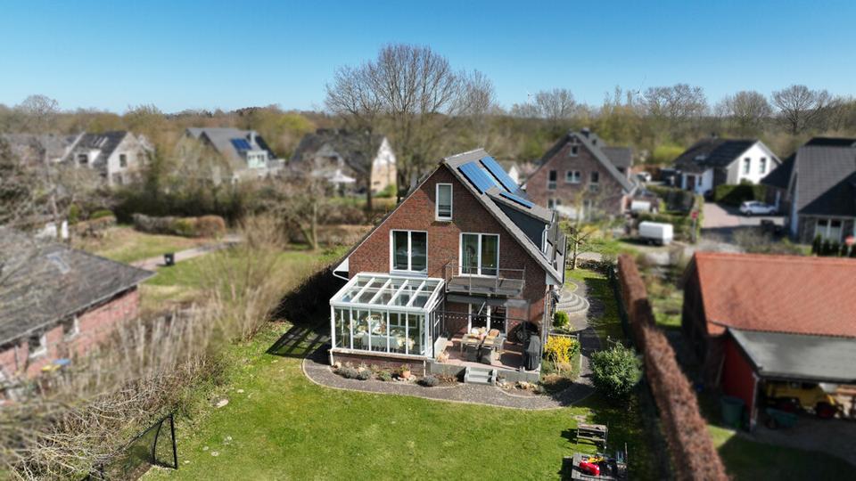 Einfamilienhaus Molfsee - 8 Zimmer, 250 m&sup2;, 3.300&euro; | Angebot:26490111