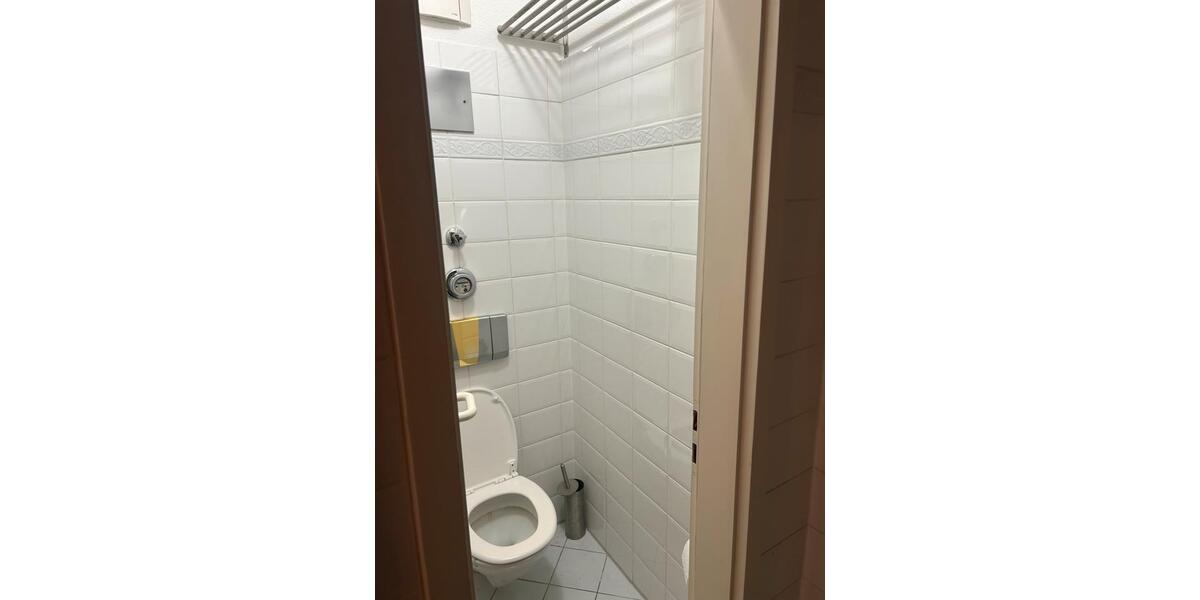 Therapieraum mit Massageliege zu Vermieten zimmer