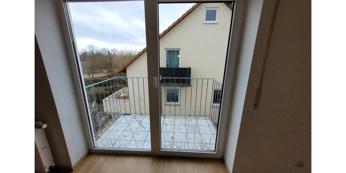 Dachgeschoßwohnung Drei Gleichen - 2.5 Zimmer, 70 m&sup2;, 540&euro; | Angebot:26483246
