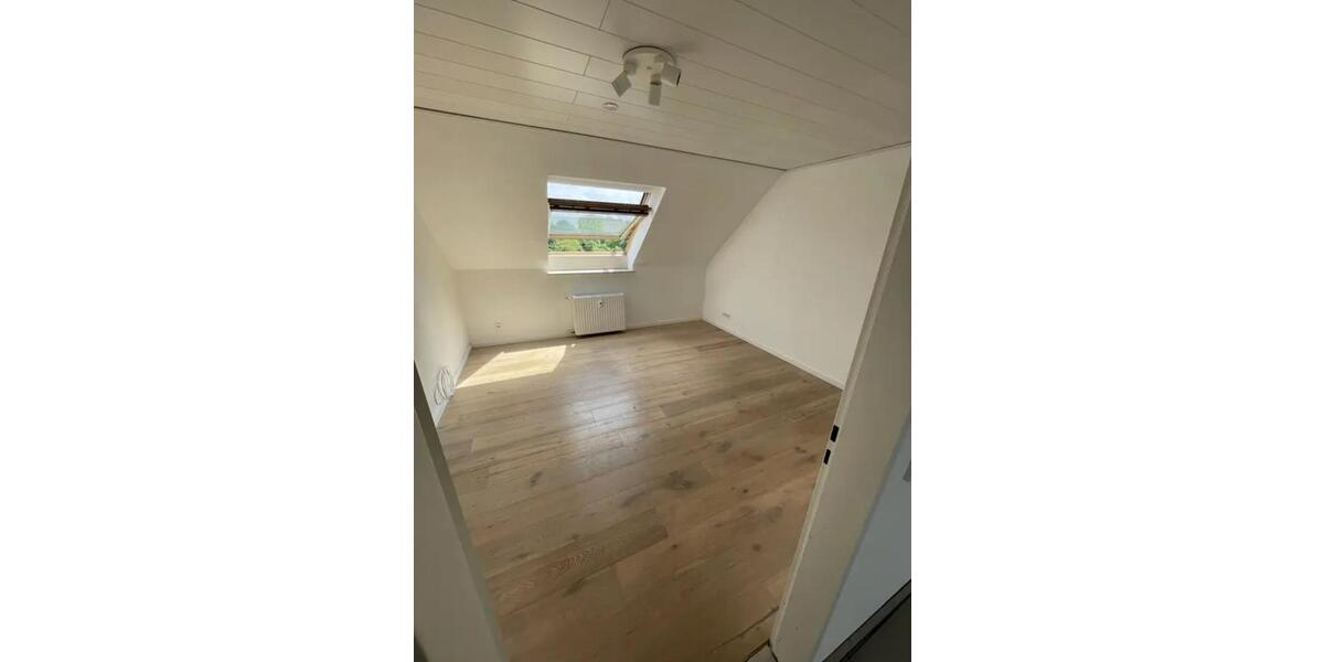 Gemütliche 2-Zi-DG-Wohnung mit Garage in Voerde-Spellen 2 zimmer