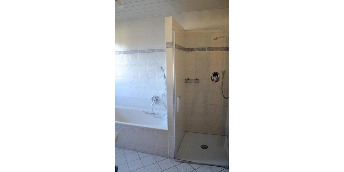 Erdgeschoßwohnung Rot an der Rot - 5 Zimmer, 136 m&sup2;, 1.596&euro; | Angebot:24455081