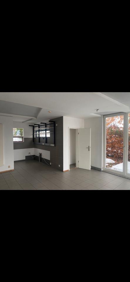 **Besichtigung am Freitag 7.11. um 15.00 Uhr in Patzig Hofstr. 1 zimmer