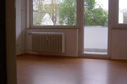 Wohnung Offenbach Nordend - 1 Zimmer, 28 m&sup2;, 400&euro; | Angebot:27273698