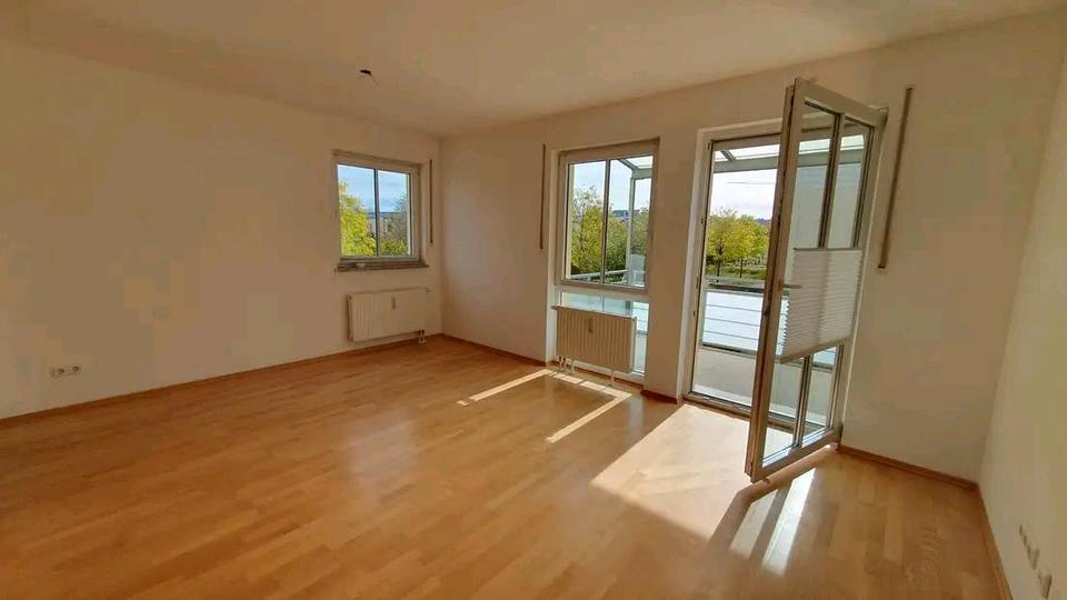 Moderne 3-Zimmer-Wohnung mit Balkon in Poing 3 zimmer