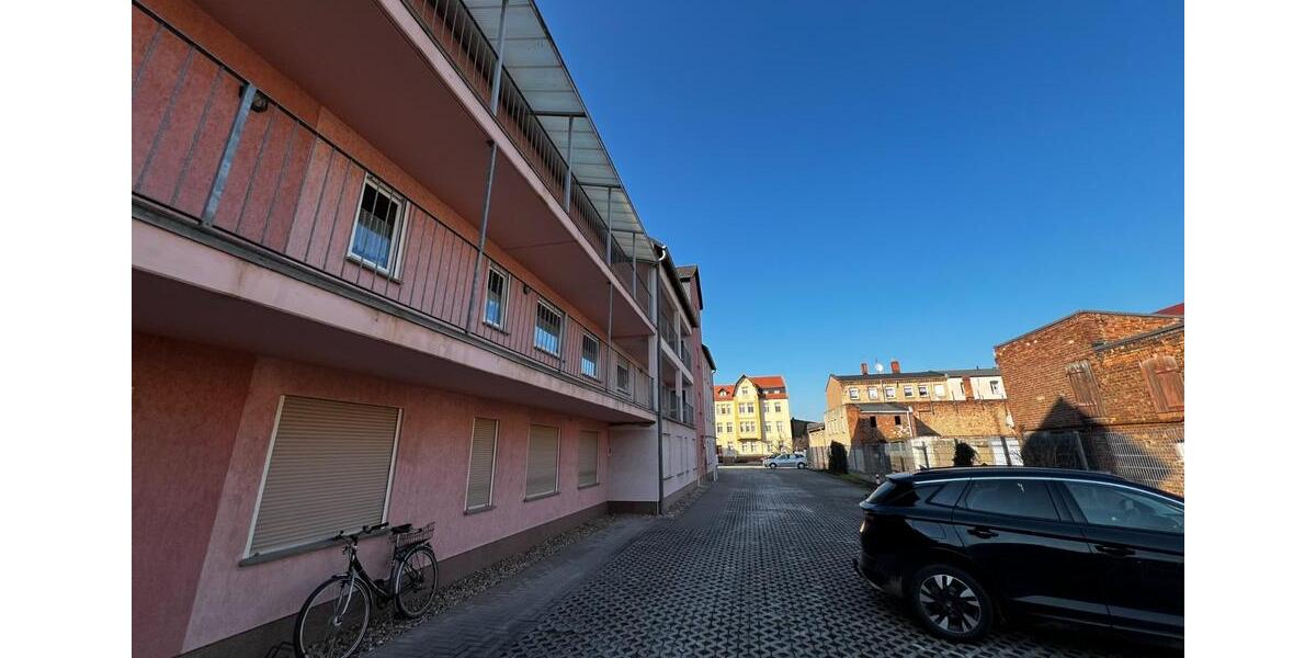 Zentrale 2-Zimmer-Wohnung mit großem Balkon & Stellplatz 2 zimmer