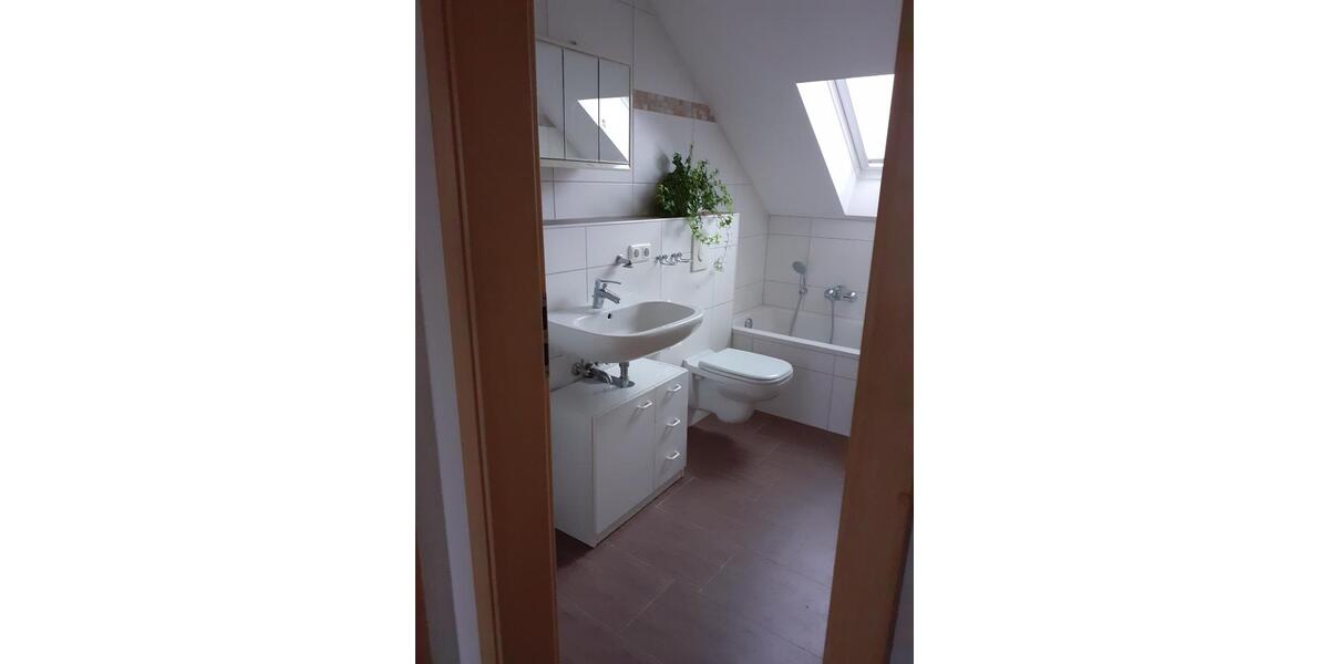 Dachgeschoßwohnung Gotha - 2 Zimmer, 37 m&sup2;, 350&euro; | Angebot:24563994