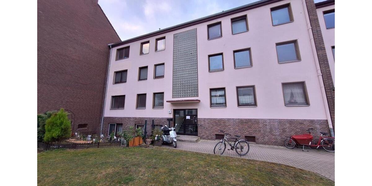 1 Raum Wohnung mit Balkon frisch renoviert 1 zimmer