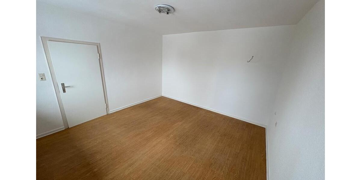 Etagenwohnung Dassel - 5 Zimmer, 124 m&sup2;, 749&euro; | Angebot:26007340