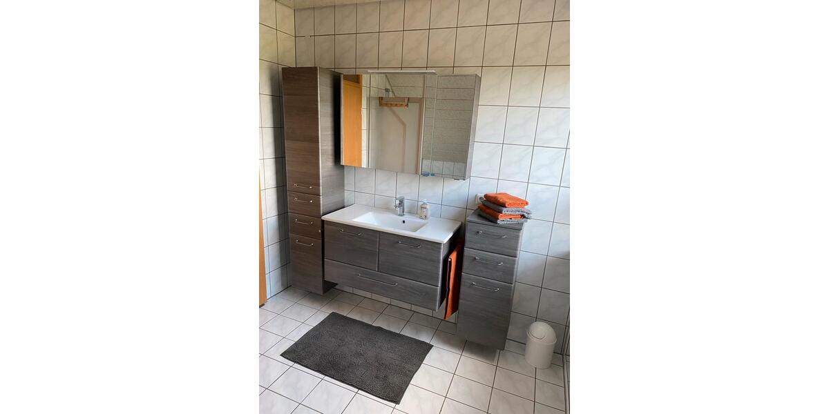 Wohnen auf Zeit Dittelbrunn - 3.5 Zimmer, 89 m&sup2;, 25&euro; | Angebot:19509456