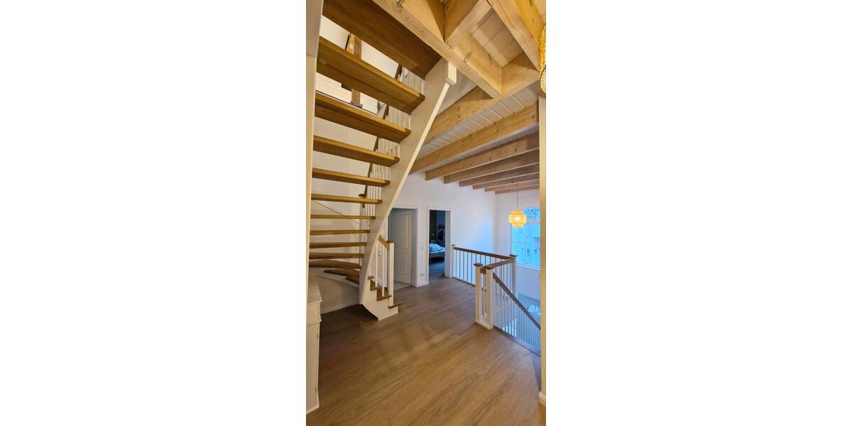 Einfamilienhaus Münzenberg - 5 Zimmer, 250 m&sup2;, 2.350&euro; | Angebot:24867594