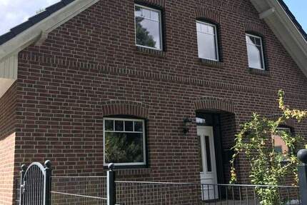 Haus Appel / Eversen Eversen-Siedlung - 8 Zimmer, 218 m&sup2;, 2.850&euro; | Angebot:23943838