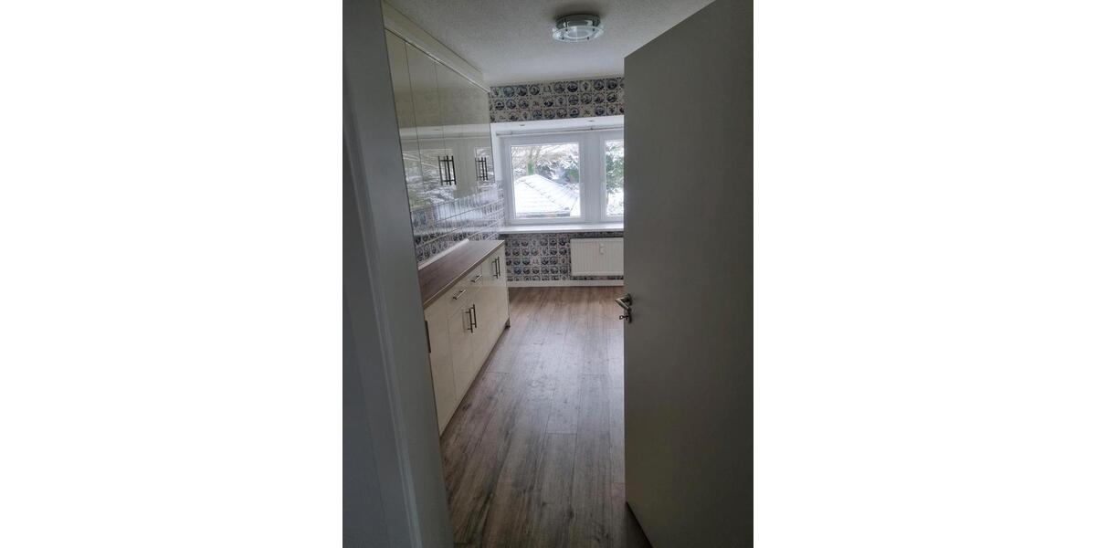 Dachgeschoßwohnung Husum - 3 Zimmer, 80 m&sup2;, 1.200&euro; | Angebot:24703737