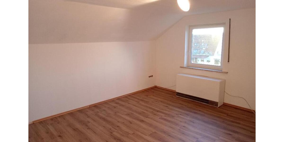 Dachgeschoßwohnung Krumbach (Schwaben) - 3 Zimmer, 65 m&sup2;, 650&euro; | Angebot:26573325
