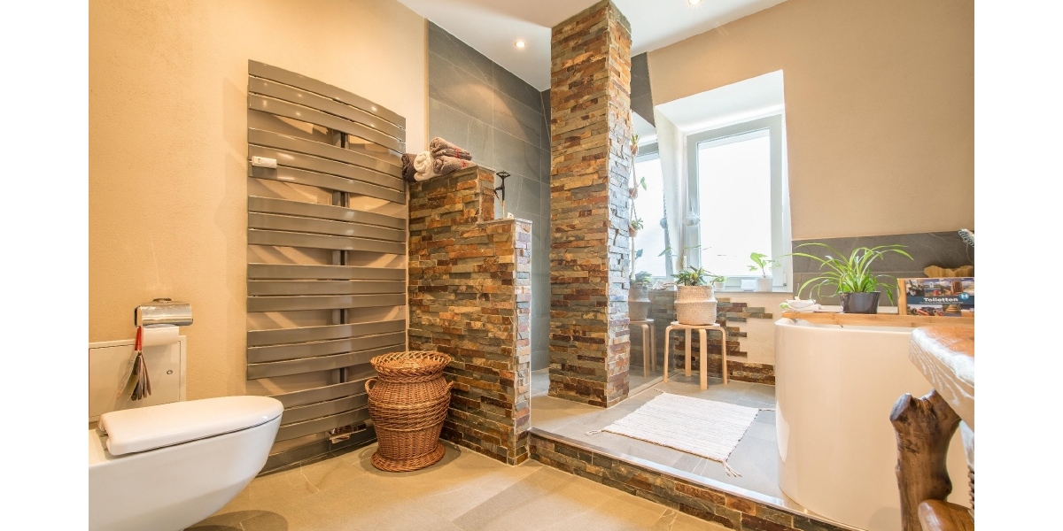 DACHTERRASSE – WANNEN-DUSCHBAD MIT FENSTER – GÄSTE-WC – EINBAUKÜCHE – MAISONETTE - Dachgeschoßwohnung Dresden Löbtau | Angebot:26012849