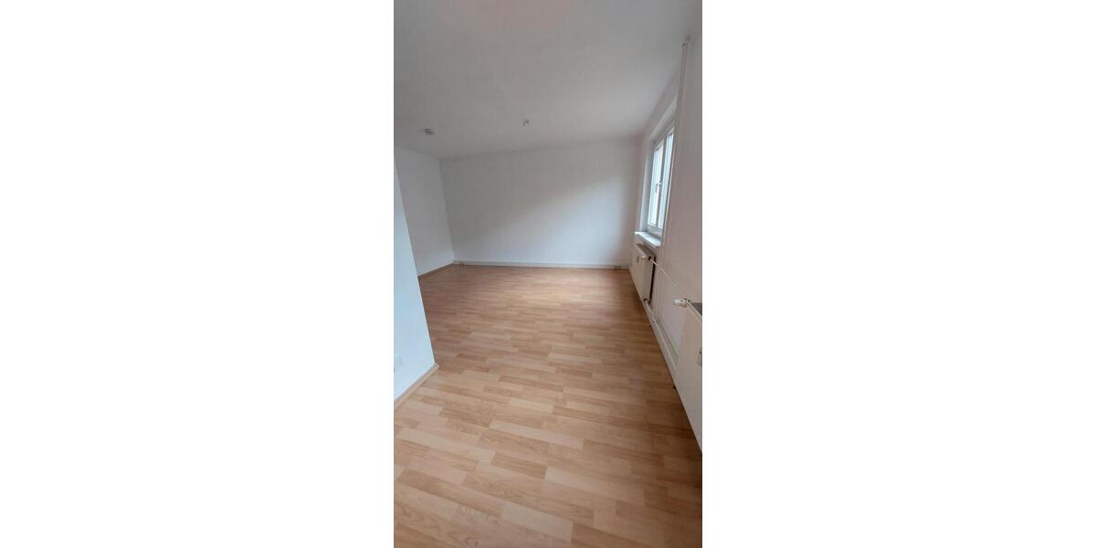 Erdgeschoßwohnung Bernsdorf - 1 Zimmer, 24 m&sup2;, 170&euro; | Angebot:20578039