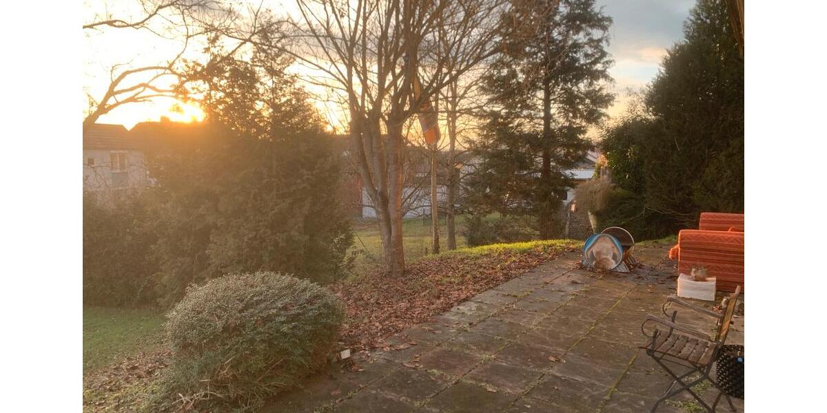 2 Zimmer (unmöbliert mögl.) in einer großen WG mit riesen Garten 2 zimmer