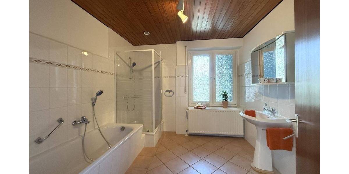 helle sanierte Altbau Wohnung 2 zimmer