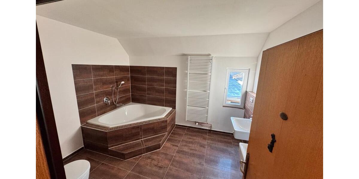 Exklusive, lichtdurchflutete 5,5 Zimmer-Wohnung - Saniert 5 zimmer