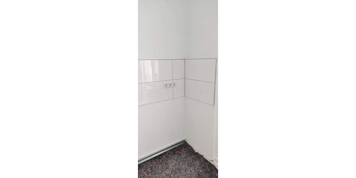 Etagenwohnung Düsseldorf Rath - 3 Zimmer, 92 m&sup2;, 1.250&euro; | Angebot:24656930