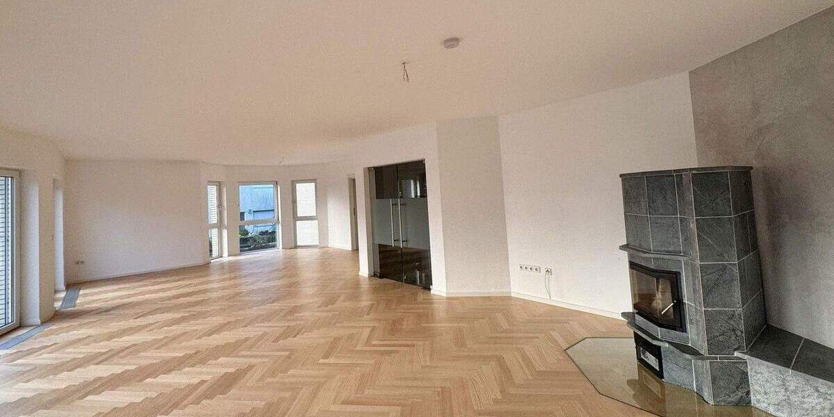 Einfamilienhaus Neckarzimmern - 6 Zimmer, 315 m&sup2;, 2.600&euro; | Angebot:24504270