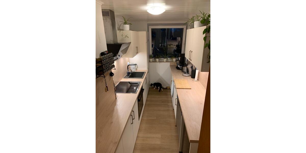 Dachgeschoßwohnung Emden Tholenswehr - 5 Zimmer, 90 m&sup2;, 750&euro; | Angebot:25375308
