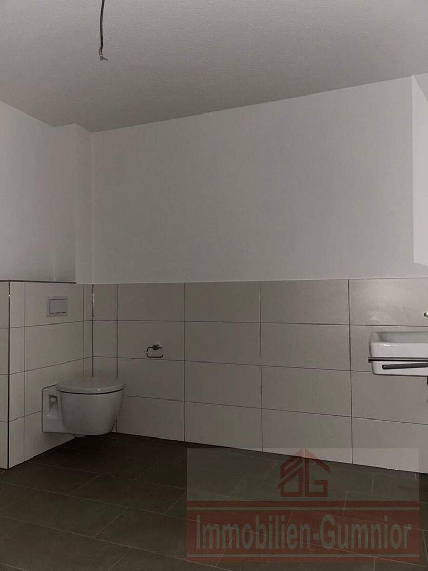 IMMOBILIEN GUMNIOR präsentiert: helle 3-Zimmer-Dachgeschosswohnung in Rheine 3 zimmer