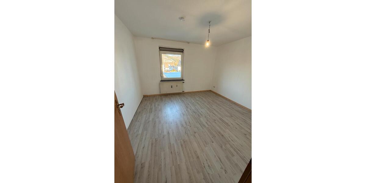 Großzügige 5-Zimmer-Wohnung mit ca. 30 m² Wohn- und Essbereich 5 zimmer