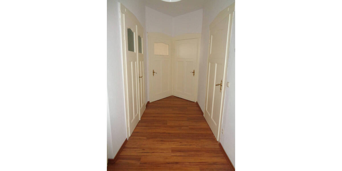 Etagenwohnung Plauen Haselbrunn - 3 Zimmer, 75 m&sup2;, 300&euro; | Angebot:26750925