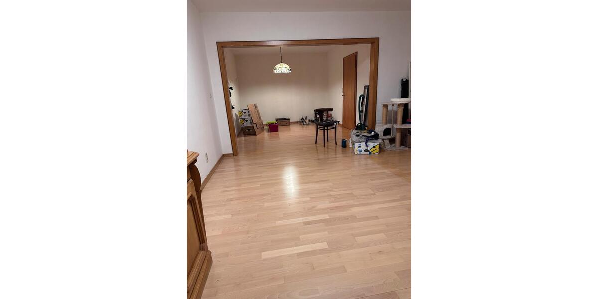 Erdgeschoßwohnung Ebsdorfergrund - 4 Zimmer, 120 m&sup2;, 990&euro; | Angebot:25232241