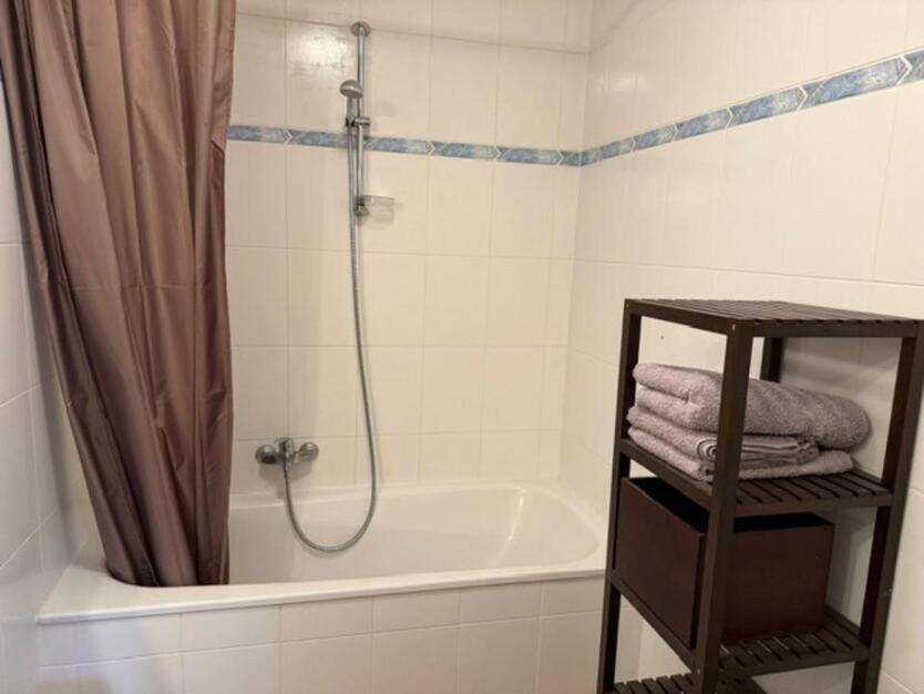 2,5-Zimmer-Wohnung mit Terrasse & kleinem Garten in Rheinnähe zimmer