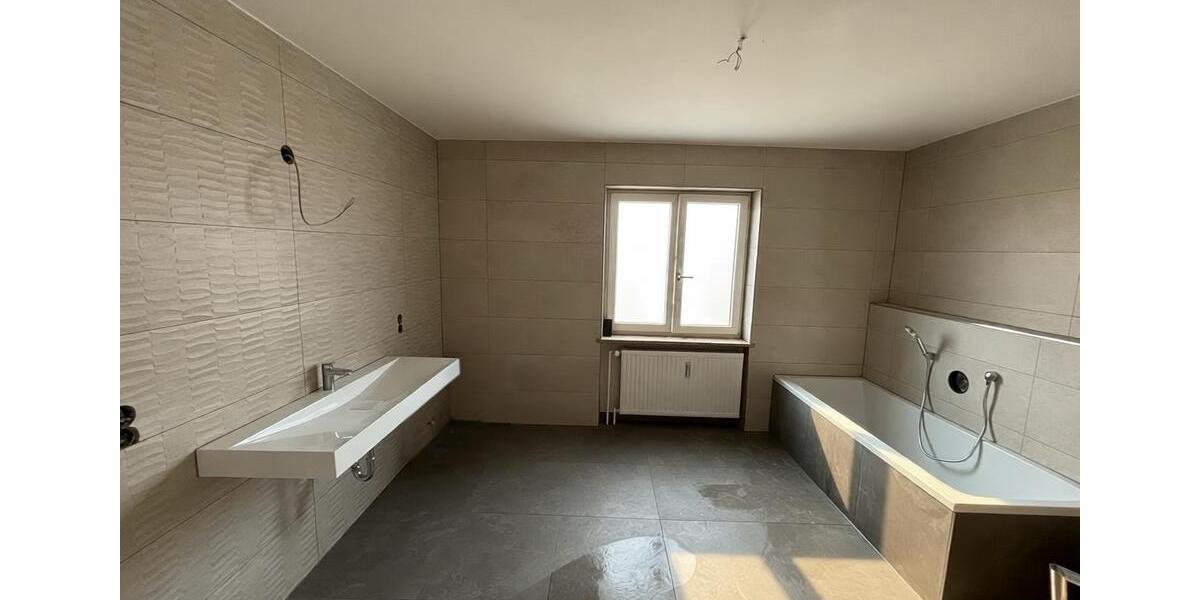 Etagenwohnung Marktredwitz - 3.5 Zimmer, 130 m&sup2;, 900&euro; | Angebot:26661522