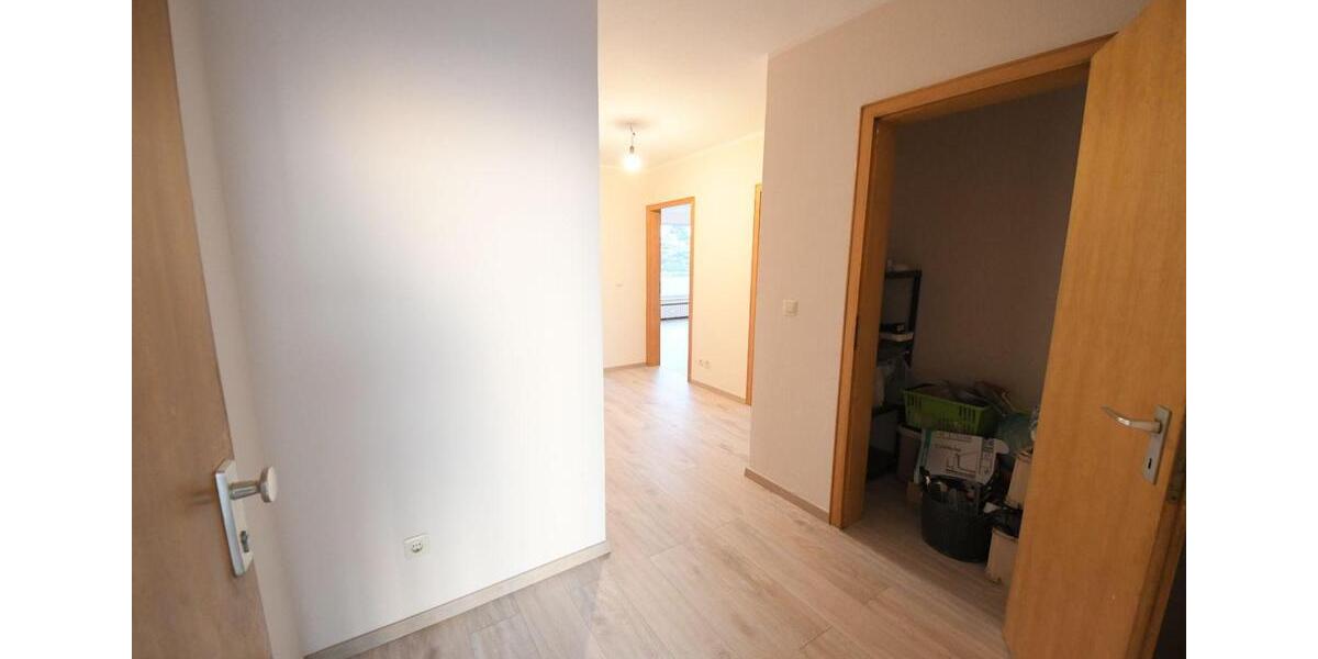 Etagenwohnung Neuss - 3 Zimmer, 85 m&sup2;, 1.300&euro; | Angebot:25171447