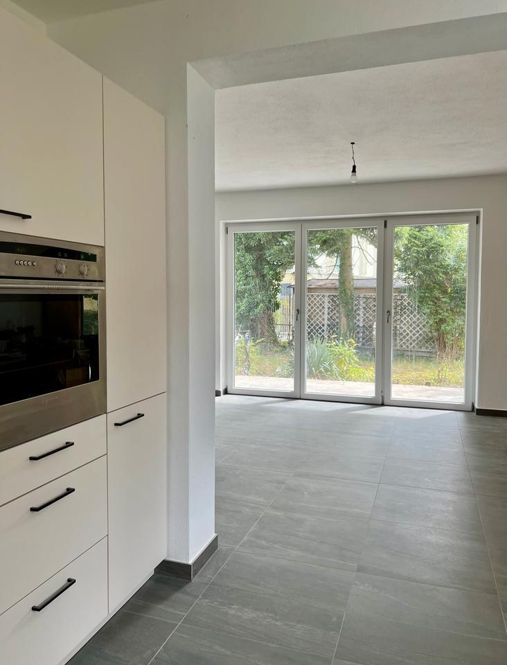Exklusives Einfamilienhaus - kernsaniert, Garten, Garage & EBK