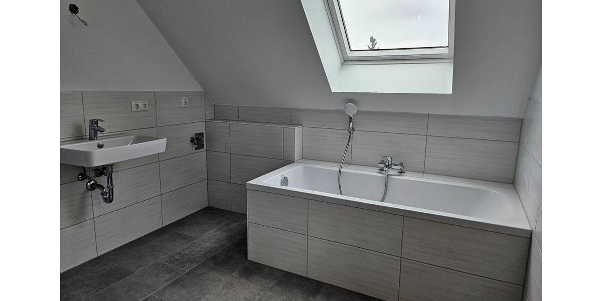 Dachgeschoßwohnung Colditz - 3 Zimmer, 80 m&sup2;, 890&euro; | Angebot:23783870