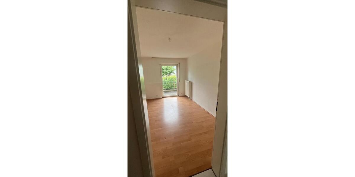Erdgeschoßwohnung Singen (Hohentwiel) - 3.5 Zimmer, 72 m&sup2;, 1.500&euro; | Angebot:26023538