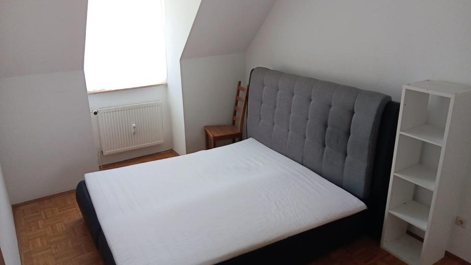Dachgeschoßwohnung Krefeld Benrad - 2 Zimmer, 65 m&sup2;, 565&euro; | Angebot:26265928