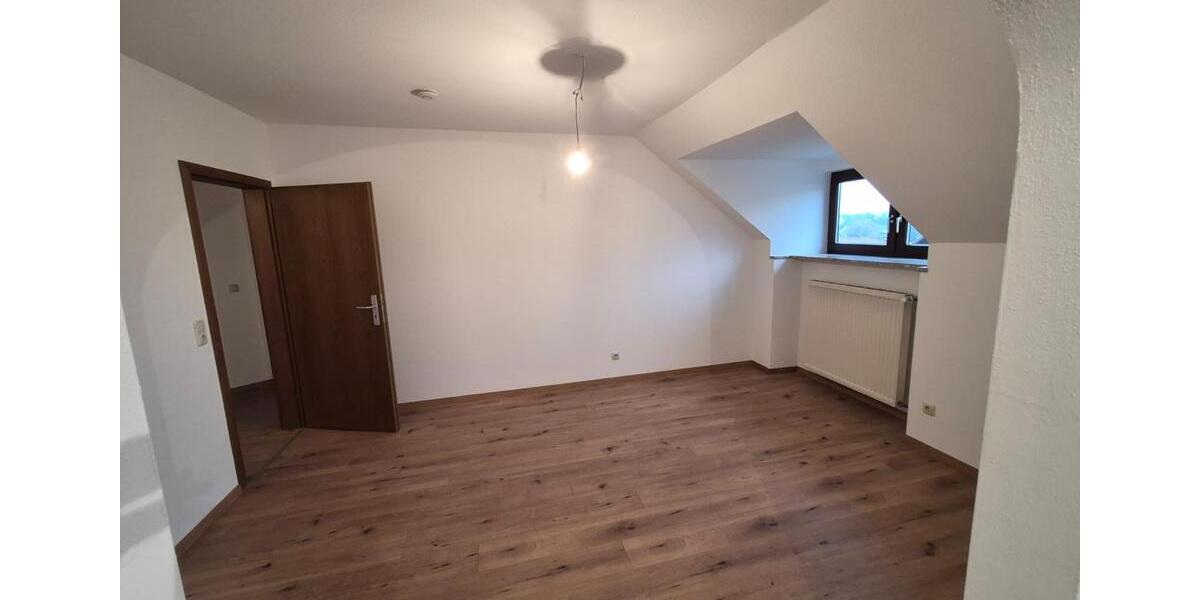 Dachgeschoßwohnung Oberviechtach - 5 Zimmer, 125 m&sup2;, 1.000&euro; | Angebot:26613613