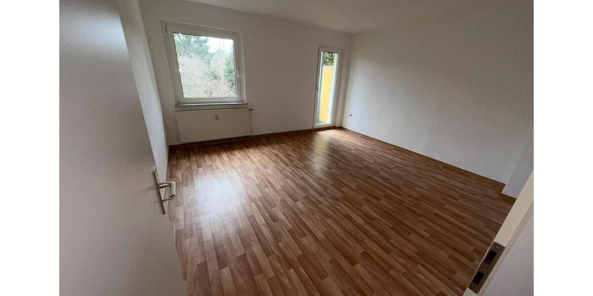Etagenwohnung Plauen - 1 Zimmer, 39 m&sup2;, 240&euro; | Angebot:25303869