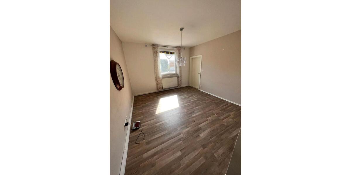 Einfamilienhaus Varrel - 4 Zimmer, 160 m&sup2;, 850&euro; | Angebot:24797811