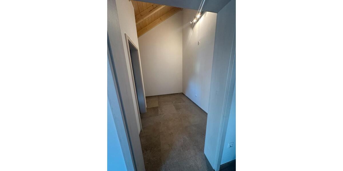 Maisonettenwohnung Landau an der Isar - 4 Zimmer, 130 m&sup2;, 1.150&euro; | Angebot:26039870