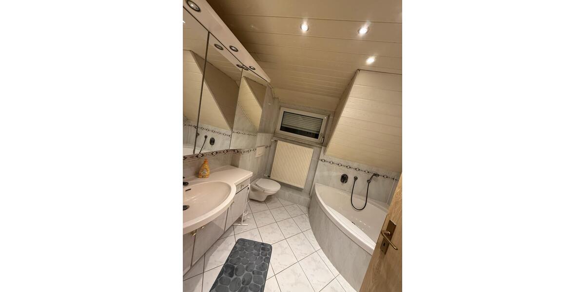 Dachgeschoßwohnung Weidhausen bei Coburg - 2 Zimmer, 70 m&sup2;, 860&euro; | Angebot:25146461